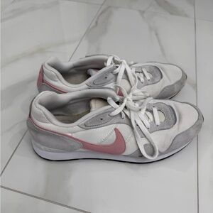 Nike White and Pink Athletic Shoes
- washed and cleaned!